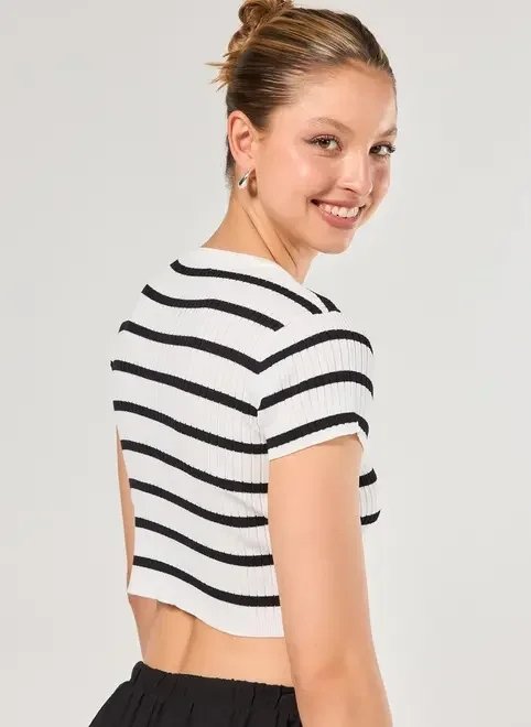 blusa malha de tricô listrada com botões blusa malha de tricô listrada com botões