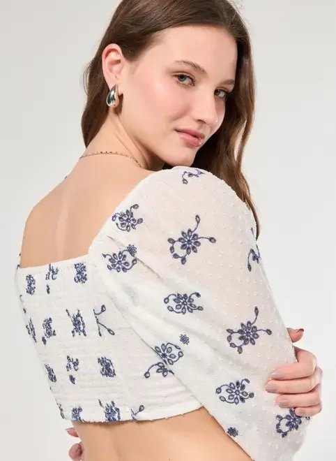 cropped broderie amarração e bordado cropped broderie amarração e bordado