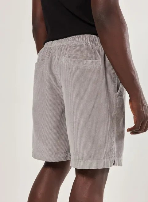 bermuda em veludo cotelê cinza bermuda em veludo cotelê cinza