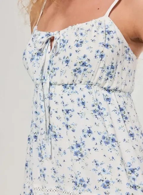 vestido curto off-white flores azuis vestido curto off-white flores azuis