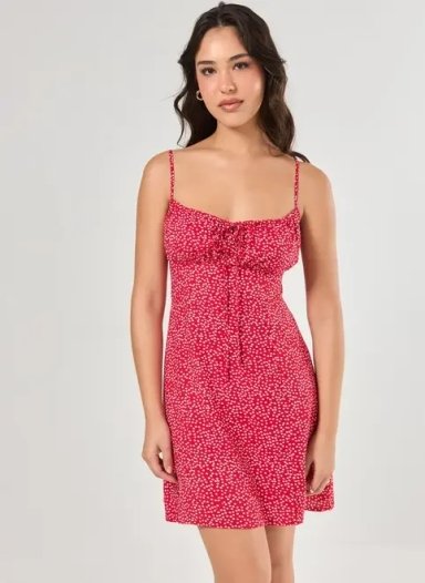 vestido curto busto franzido