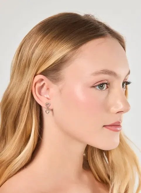 conjunto com 6 brincos prateados conjunto com 6 brincos prateados