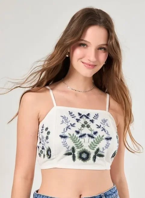 cropped linho off-white bordados cropped linho off-white bordados