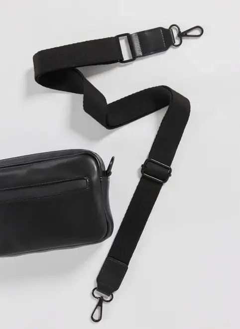 bolsa crossbody poliuretano preto bolsa crossbody poliuretano preto