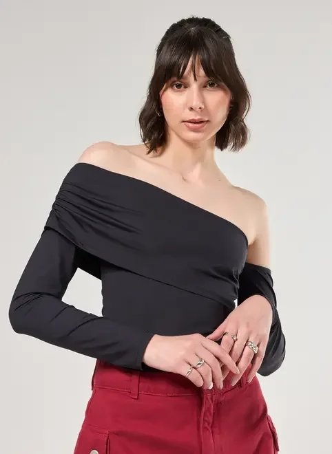 blusa assimétrica manga longa poliamida blusa assimétrica manga longa poliamida