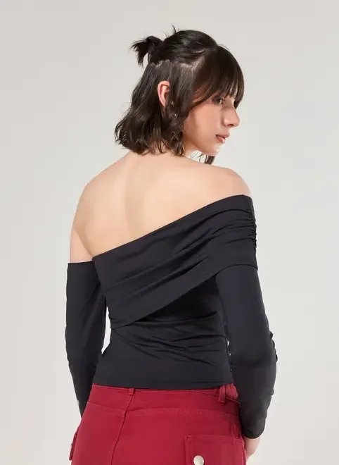 blusa assimétrica manga longa poliamida blusa assimétrica manga longa poliamida