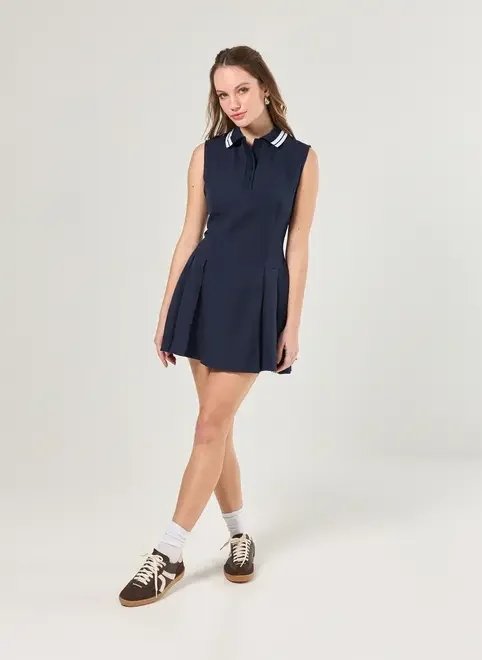 vestido curto rodado com gola polo vestido curto rodado com gola polo