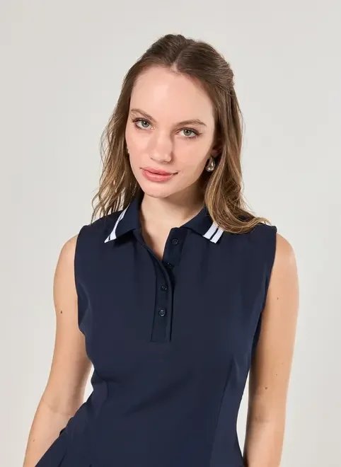 vestido curto rodado com gola polo vestido curto rodado com gola polo
