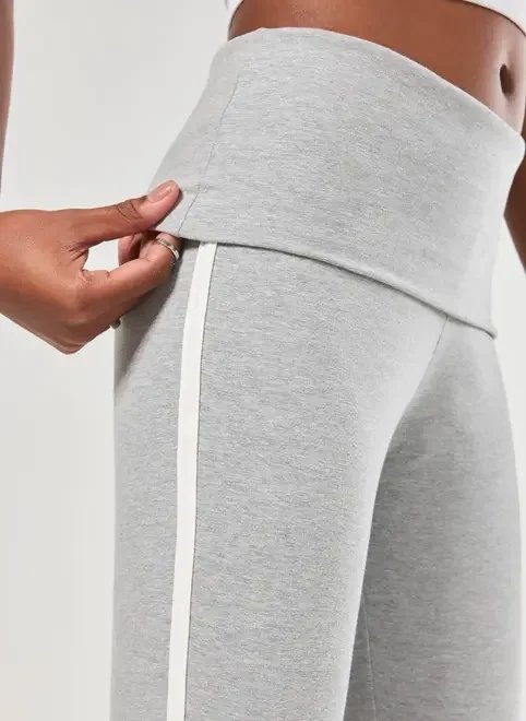 calça flare cinza cós dobrado calça flare cinza cós dobrado