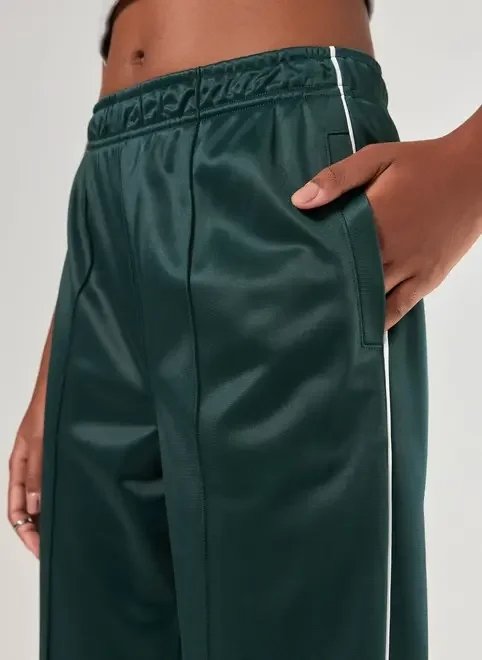 calça verde com listra branca calça verde com listra branca