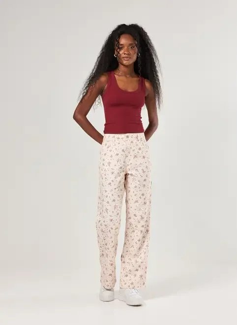 calça wide leg sarja off-white florzinhas calça wide leg sarja off-white florzinhas