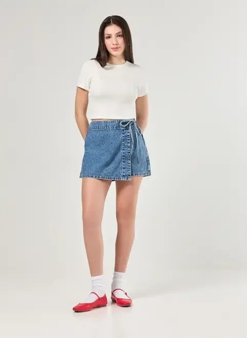 short saia jeans médio com amarração short saia jeans médio com amarração