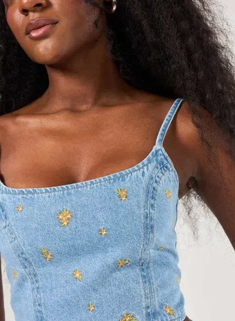 cropped jeans florzinhas bordadas cropped jeans florzinhas bordadas