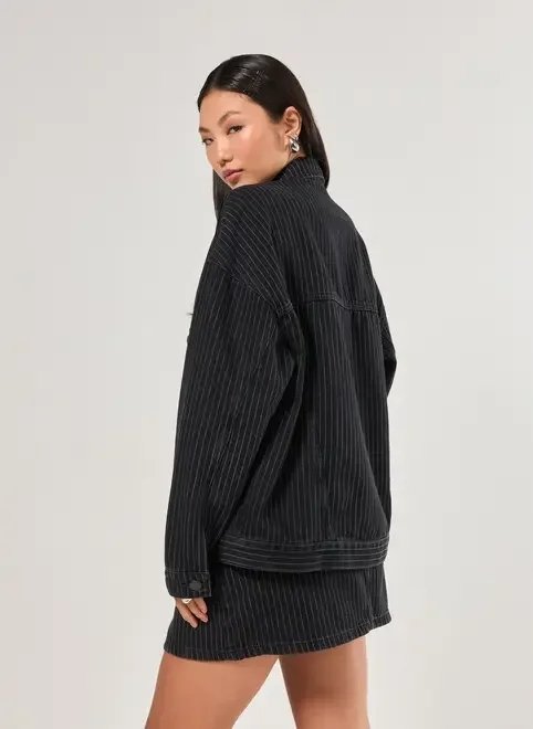 jaqueta jeans box risca de giz jaqueta jeans box risca de giz