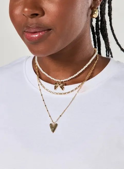 conjunto com 3 colares dourados laço conjunto com 3 colares dourados laço