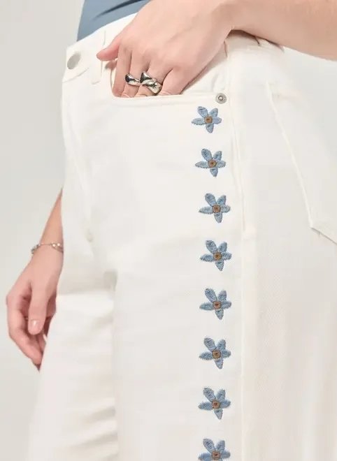 calça wide leg flores bordadas calça wide leg flores bordadas