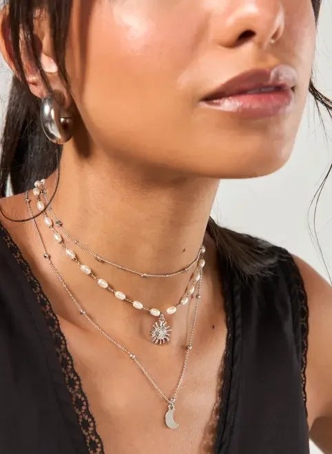 conjunto 3 colares prateados pérolas artificiais conjunto 3 colares prateados pérolas artificiais