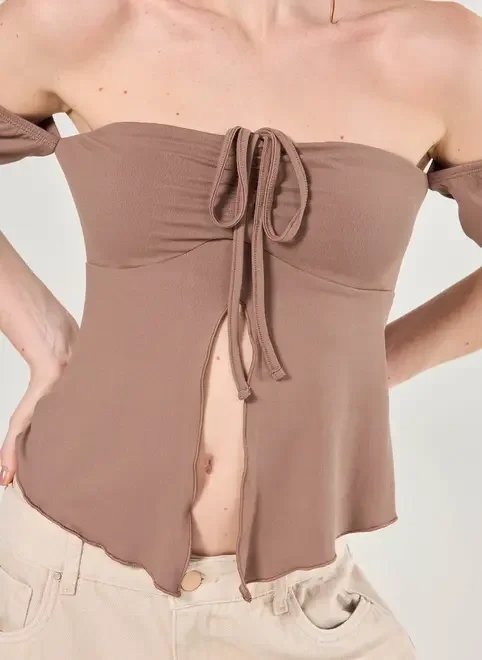 blusa ombro a ombro com fenda blusa ombro a ombro com fenda