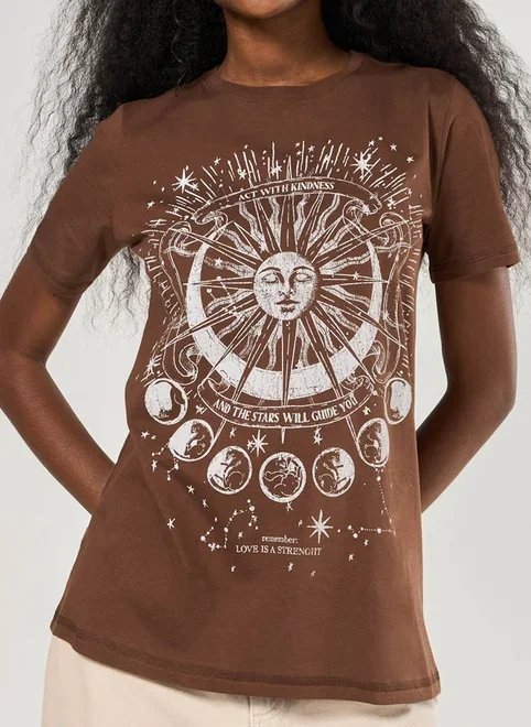 camiseta marrom estampa mística camiseta marrom estampa mística