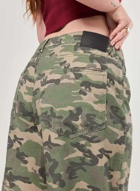 calça wide leg cintura baixa camuflada calça wide leg cintura baixa camuflada