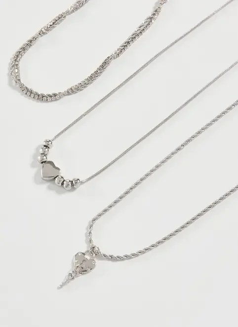 conjunto com 3 colares de coração conjunto com 3 colares de coração