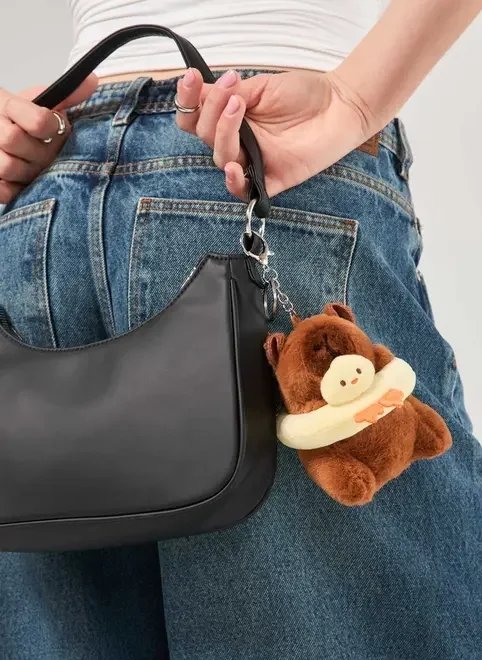 chaveiro capivara com boia chaveiro capivara com boia