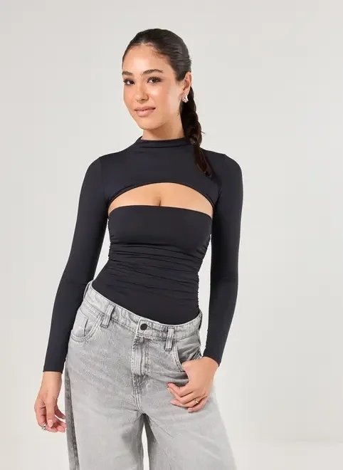 super cropped manga longa poliamida preta super cropped manga longa poliamida preta