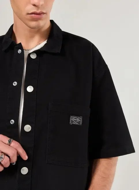 camisa box em sarja preta camisa box em sarja preta