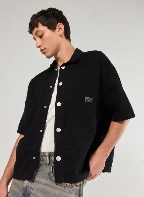 camisa box em sarja preta camisa box em sarja preta