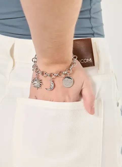 pulseira prateada pingentes sol e lua pulseira prateada pingentes sol e lua