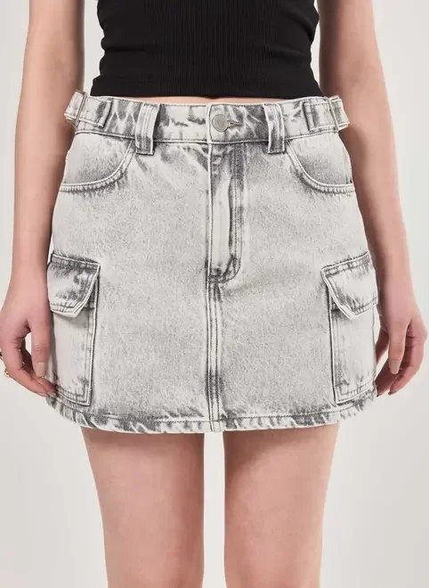 saia jeans cinza cargo regulável saia jeans cinza cargo regulável