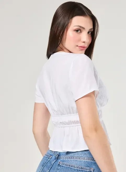 blusa manga curta off-white lacinhos blusa manga curta off-white lacinhos