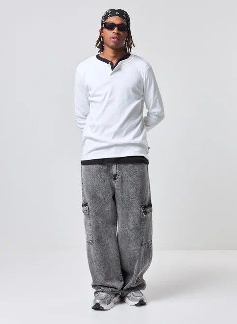 calça oversized cargo em jeans calça oversized cargo em jeans