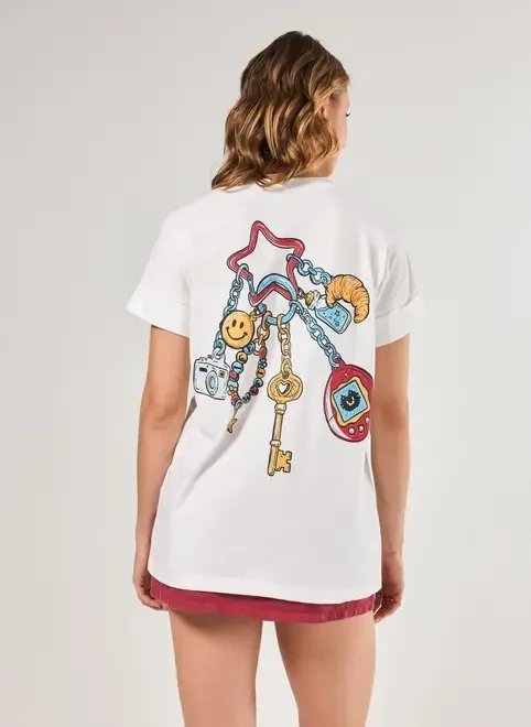 camiseta off-white oversized charms camiseta off-white oversized charms