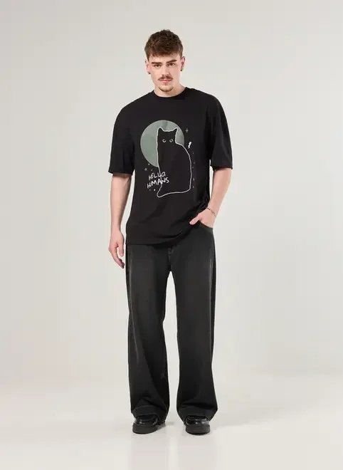 camiseta oversized brilha no escuro camiseta oversized brilha no escuro