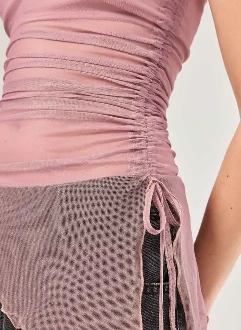 blusa em tule rose com barra assimétrica blusa em tule rose com barra assimétrica