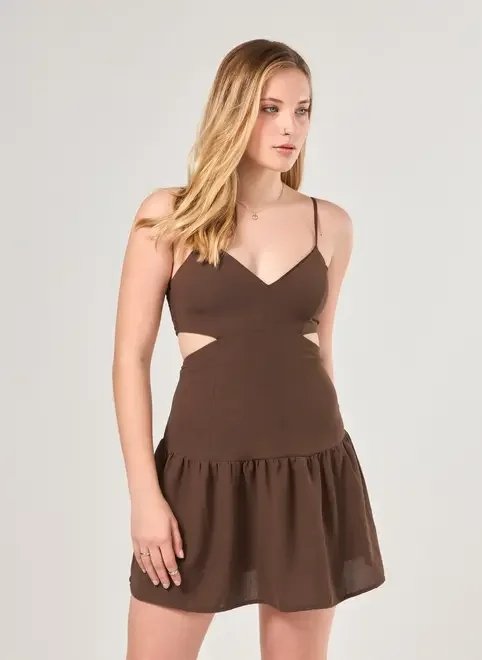 vestido curto recortes marrom vestido curto recortes marrom