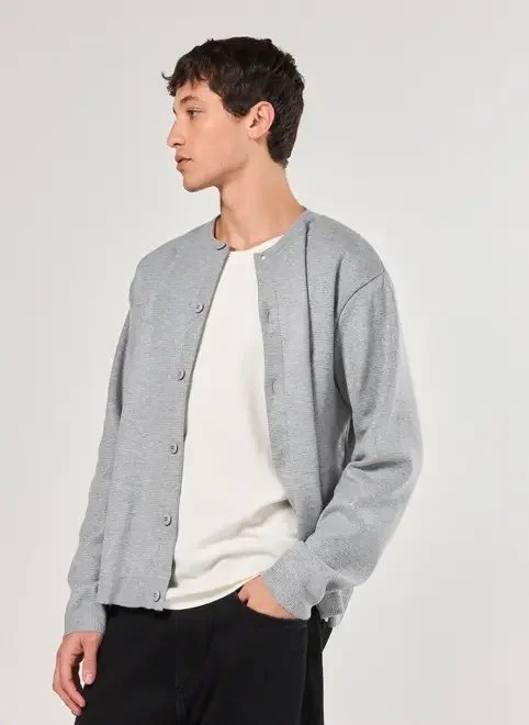 cardigan em tricô cinza cardigan em tricô cinza