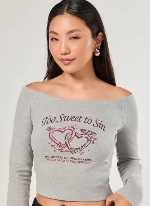 cropped ombro a ombro manga longa corações cropped ombro a ombro manga longa corações