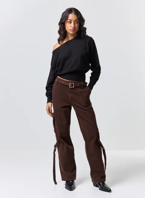calça cargo preta cintura baixa fivelas calça cargo preta cintura baixa fivelas