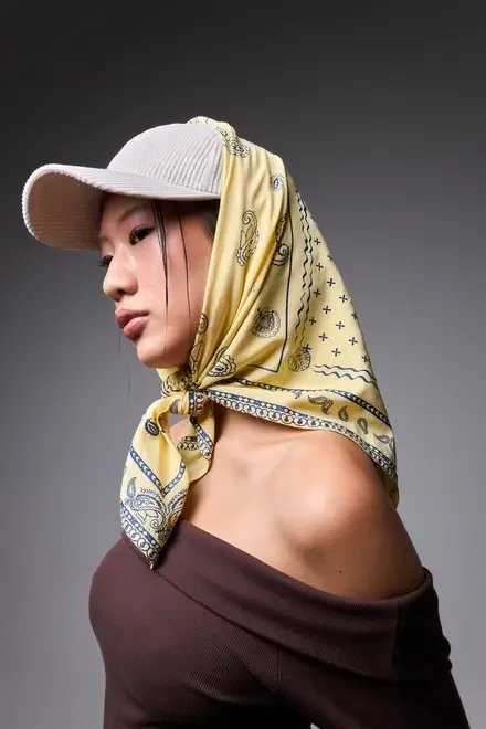 lenço amarelo manteiga paisley lenço amarelo manteiga paisley