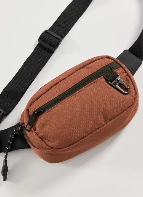 pochete marrom pochete marrom