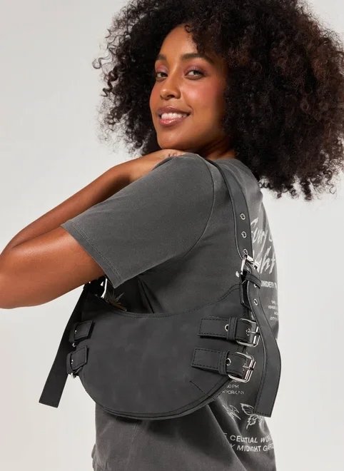 bolsa baguete em vinil cinza bolsa baguete em vinil cinza