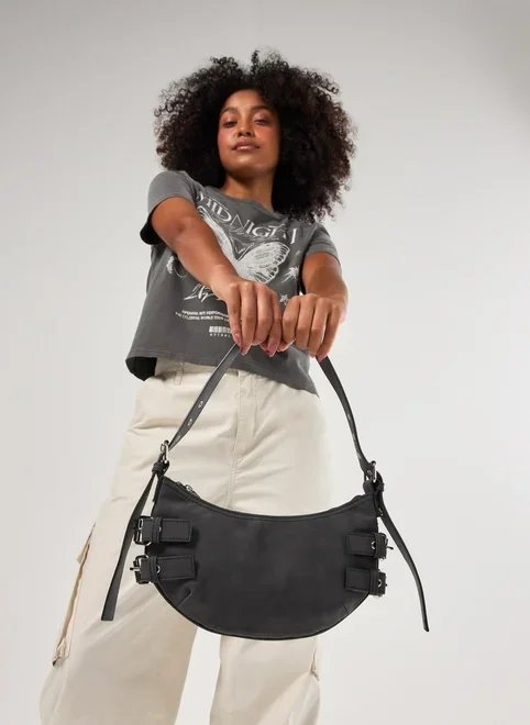 bolsa baguete em vinil cinza bolsa baguete em vinil cinza