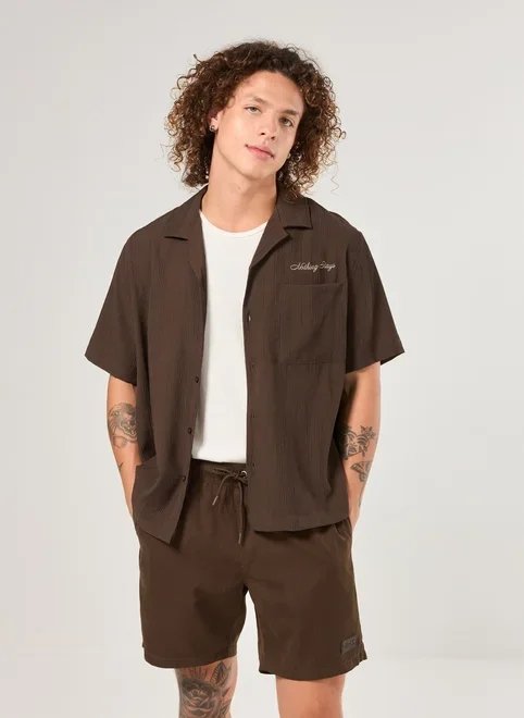 camisa resort texturizada e bordada camisa resort texturizada e bordada
