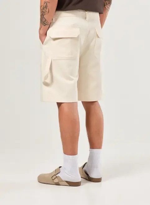 bermuda sarja detalhe bolso bermuda sarja detalhe bolso