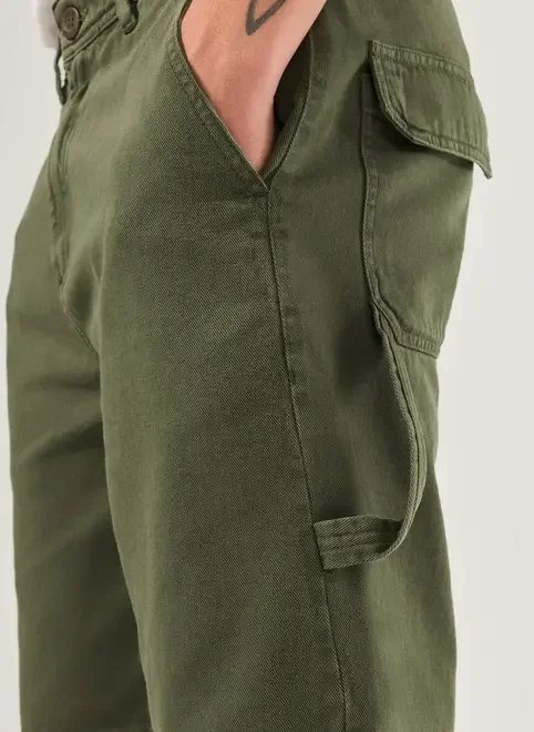 bermuda sarja detalhe bolso bermuda sarja detalhe bolso