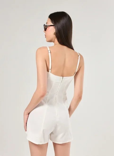 macaquinho sarja off-white macaquinho sarja off-white