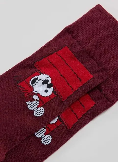 meia bordô snoopy descansando meia bordô snoopy descansando