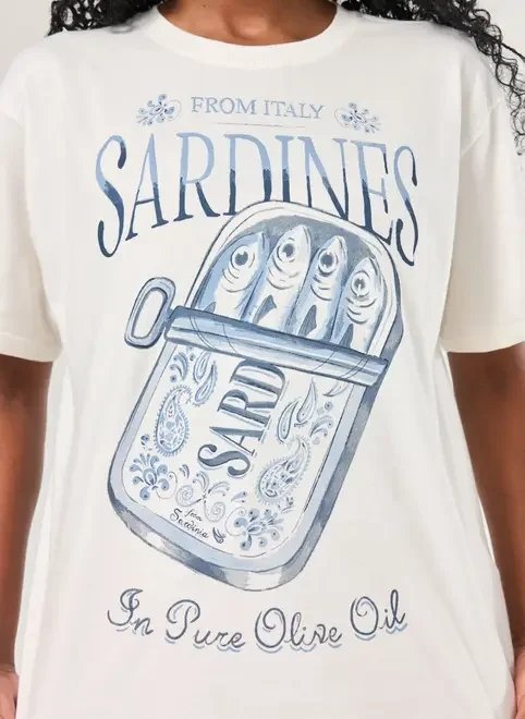 camiseta off-white estampa sardinha camiseta off-white estampa sardinha